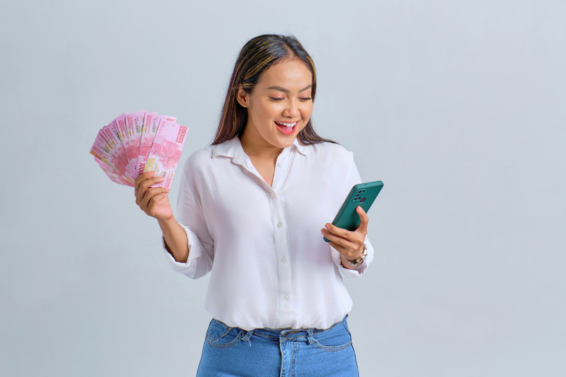Transforming Financial Customer Support: The Rise of AI Chatbots and Automated Service